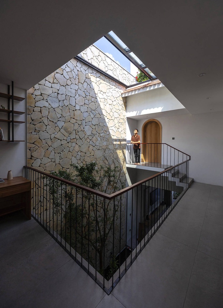 Độc đáo với căn hộ có kiến trúc 'lát cắt viên ngọc', phá vỡ chuẩn nhà Việt truyền thống- Ảnh 5.