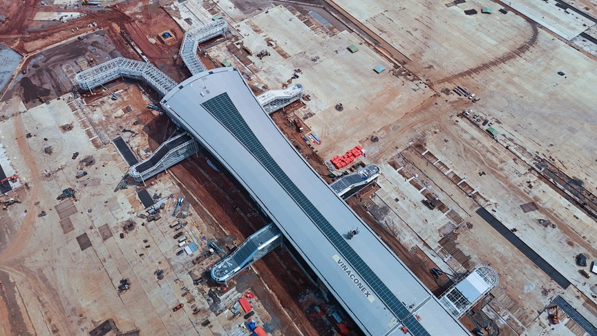 Mãn nhãn với loạt ảnh siêu sân bay lớn nhất Việt Nam, lọt TOP quy mô thế giới trước khi bước vào thời khắc lịch sử- Ảnh 4. Mãn nhãn với loạt ảnh siêu sân bay lớn nhất Việt Nam, lọt TOP quy mô thế giới trước khi bước vào thời khắc lịch sử- Ảnh 4.