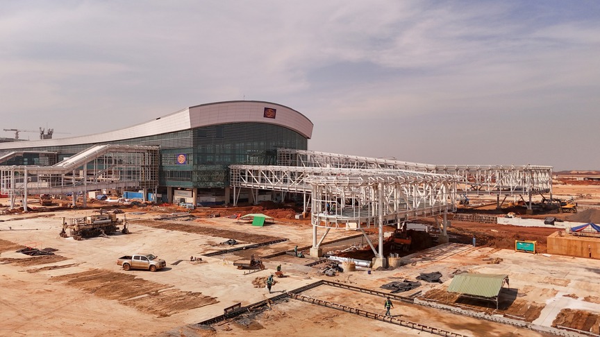 Mãn nhãn với loạt ảnh siêu sân bay lớn nhất Việt Nam, lọt TOP quy mô thế giới trước khi bước vào thời khắc lịch sử- Ảnh 3. Mãn nhãn với loạt ảnh siêu sân bay lớn nhất Việt Nam, lọt TOP quy mô thế giới trước khi bước vào thời khắc lịch sử- Ảnh 3.