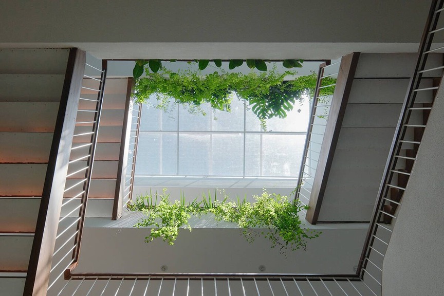 Tái sinh ngôi nhà 10 năm tuổi trở thành không gian sống tươi mới cho gia đình nhỏ- Ảnh 3.