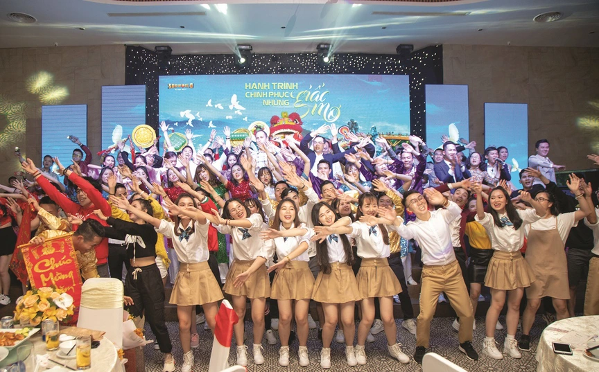 Sun Group lần thứ 6 lọt Top 100 Nơi làm việc tốt nhất Việt Nam 2025- Ảnh 3.