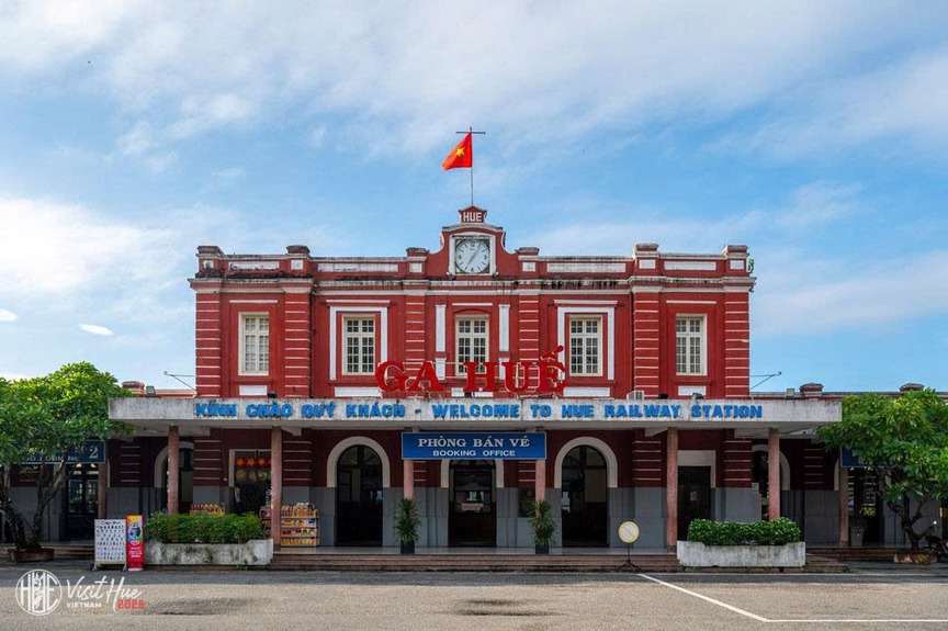 Nhà ga hơn trăm tuổi lâu đời bậc nhất Việt Nam, được xây từ thời Pháp thuộc vừa trở thành biểu tượng du lịch mới của vùng đất cố đô- Ảnh 5.