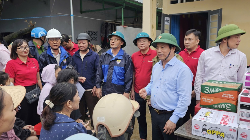 Ngay trong tâm lũ, Agribank hỗ trợ khẩn cấp 11 tỷ đồng các tỉnh Nam Trung Bộ và Tây Nguyên - Ảnh 4.