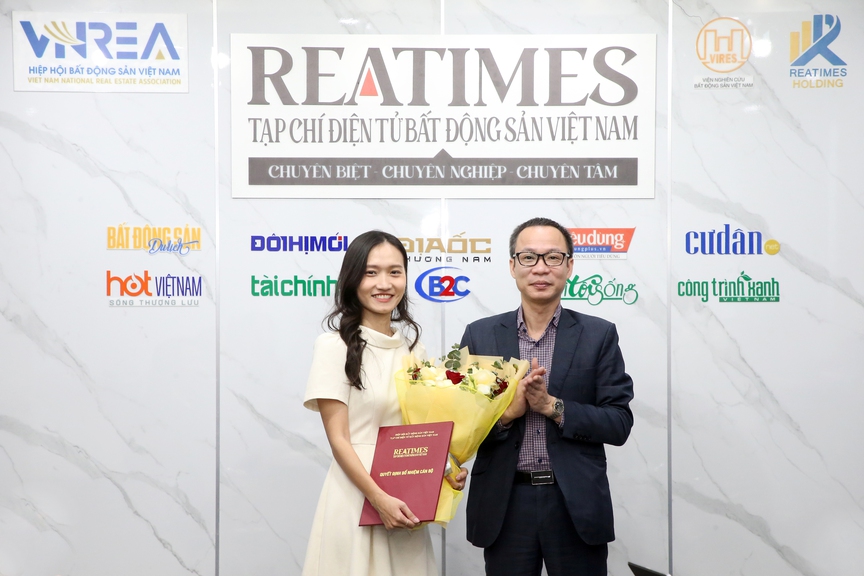 Tạp chí điện tử Bất động sản Việt Nam công bố và trao các quyết định bổ nhiệm cán bộ- Ảnh 1.