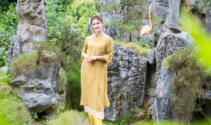 NSND trẻ nhất Việt Nam sở hữu biệt phủ 8.000m2 ở ngoại thành: Hòn non bộ cao bằng nhà 2 tầng, điện thờ hướng ra dãy núi Ba Vì- Ảnh 1. NSND trẻ nhất Việt Nam sở hữu biệt phủ 8.000m2 ở ngoại thành: Hòn non bộ cao bằng nhà 2 tầng, điện thờ hướng ra dãy núi Ba Vì- Ảnh 1.