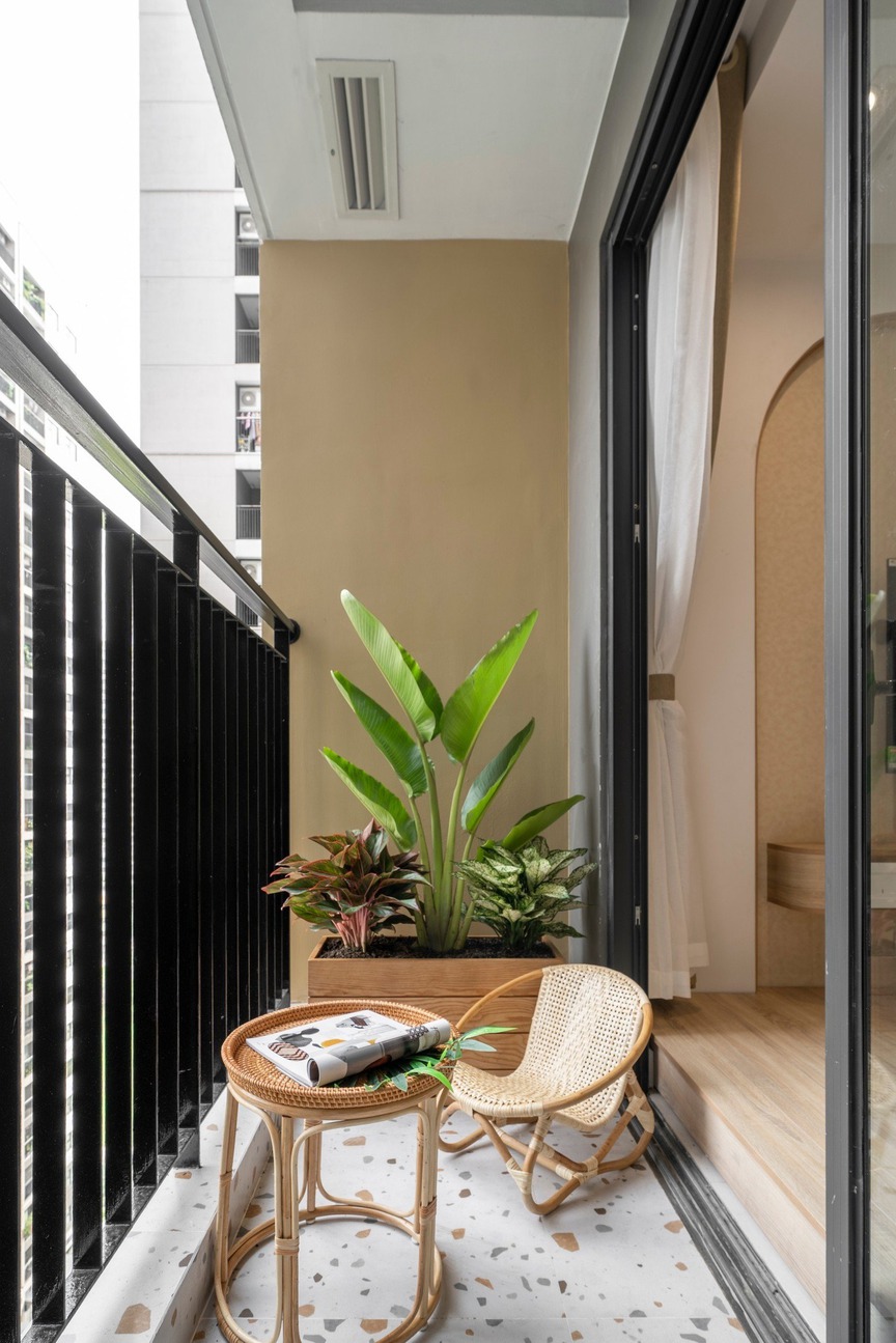 Từ cải tạo nhà đến cải tạo cuộc sống: Một góc đọc sách, một bục gỗ, một chiếc ghế mây tạo nên không gian bình yên giữa lòng đô thị- Ảnh 7. Từ cải tạo nhà đến cải tạo cuộc sống: Một góc đọc sách, một bục gỗ, một chiếc ghế mây tạo nên không gian bình yên giữa lòng đô thị- Ảnh 7.