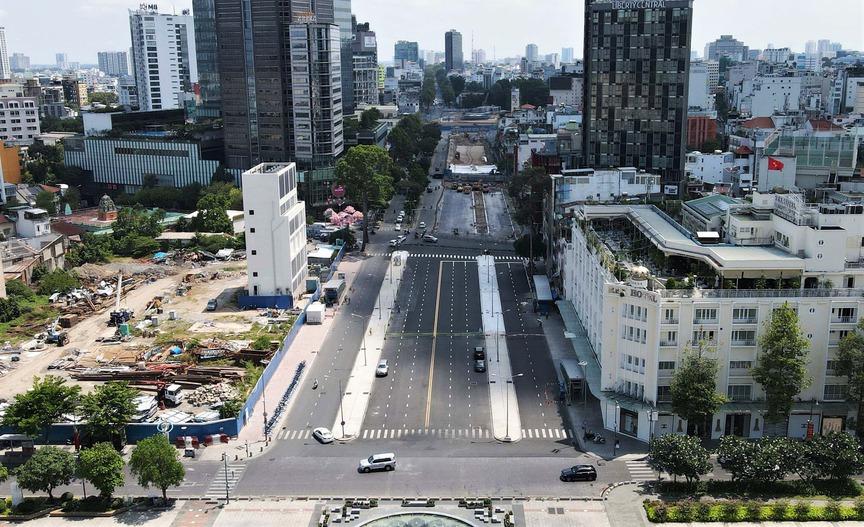 Tuyến đường Lê Lợi, TP. HCM. Nguồn ảnh: Báo Thanh Niên Tuyến đường Lê Lợi, TP. HCM. Nguồn ảnh: Báo Thanh Niên