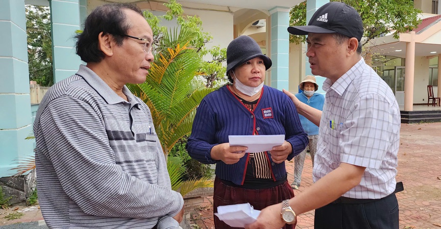 Tạp chí Reatimes chung tay hỗ trợ đồng bào vùng lũ Đắk Lắk- Ảnh 3. Tạp chí Reatimes chung tay hỗ trợ đồng bào vùng lũ Đắk Lắk- Ảnh 3.