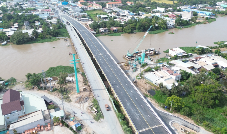 Chính thức thông xe cây cầu trọng yếu tại khu vực giáp biên giới Campuchia, thay thế cây cầu 40 năm tuổi sắp bị phá dỡ- Ảnh 1.