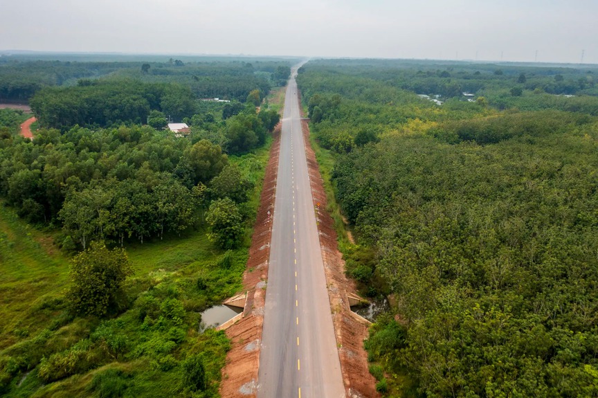 Đường Hồ Chí Minh đi qua tỉnh giáp Campuchia vẫn gặp khó- Ảnh 1. Đường Hồ Chí Minh đi qua tỉnh giáp Campuchia vẫn gặp khó- Ảnh 1.