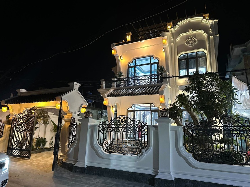 Bỏ phố về quê, gia chủ 35 tuổi xây biệt thự Indochine hoành tráng tại quê nhà Ninh Bình- Ảnh 1.