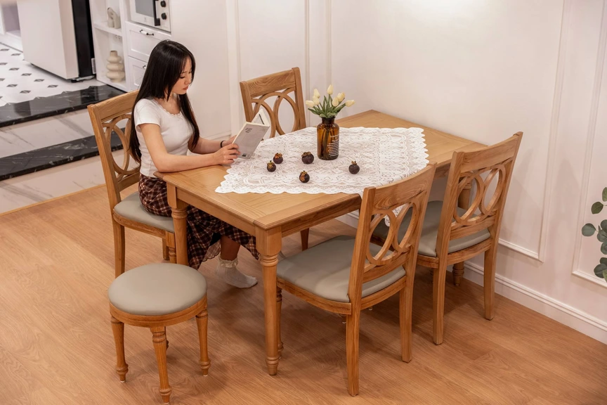 Căn phòng gần 100 năm tuổi trên phố Hàng Bồ khoác diện mạo Farmhouse thơ mộng- Ảnh 2.