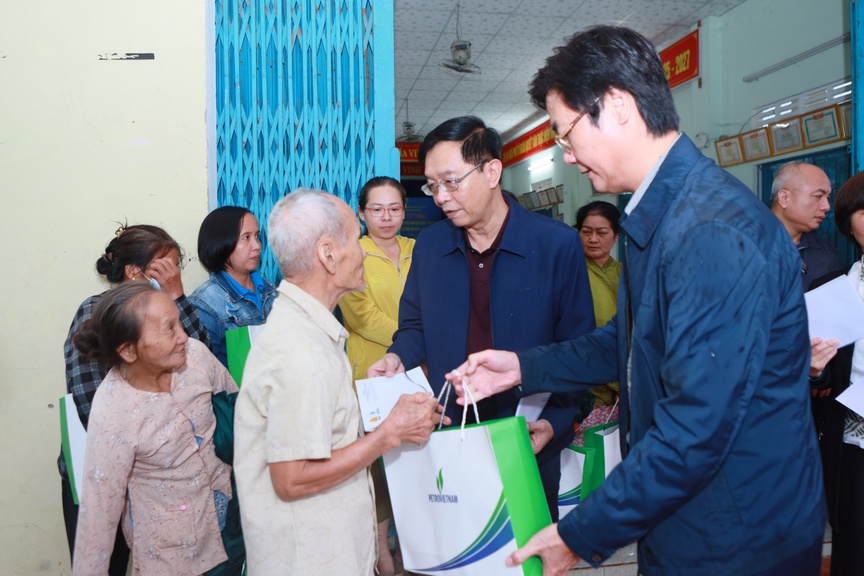 Nghĩa tình Petrovietnam: Bền bỉ đồng hành, sẻ chia với những mảnh đời khó khăn- Ảnh 1. Nghĩa tình Petrovietnam: Bền bỉ đồng hành, sẻ chia với những mảnh đời khó khăn- Ảnh 1.