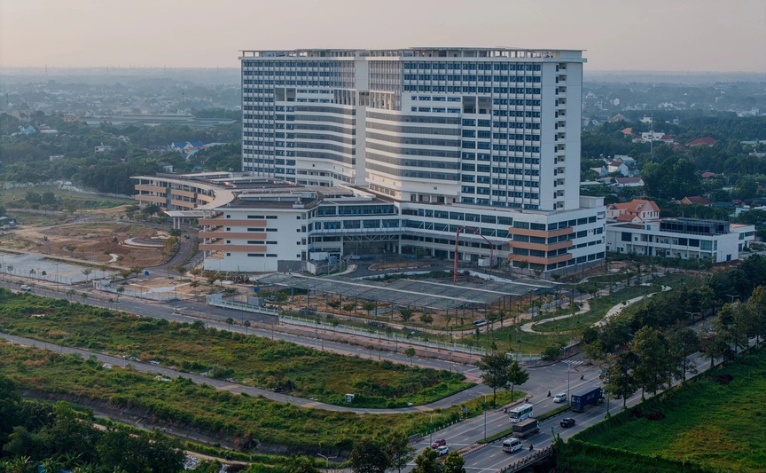 Bệnh viện lớn nhất TP. HCM bị bỏ hoang nhiều năm: Vận hành năm 2026, có cả bãi đáp trực thăng- Ảnh 1. Bệnh viện lớn nhất TP. HCM bị bỏ hoang nhiều năm: Vận hành năm 2026, có cả bãi đáp trực thăng- Ảnh 1.