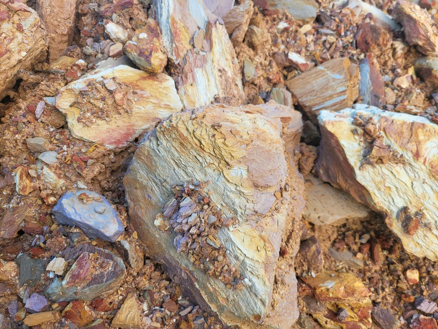 TP. Huế: Dự án đường gần 195 tỷ đồng dùng đá phong hóa san lấp- Ảnh 1. TP. Huế: Dự án đường gần 195 tỷ đồng dùng đá phong hóa san lấp- Ảnh 1.