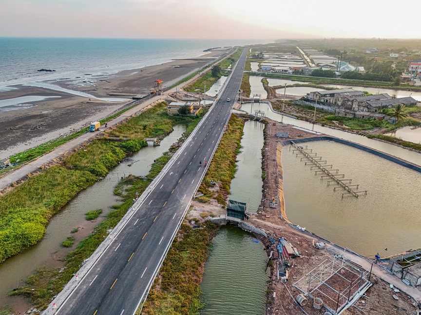 Tỉnh Ninh Bình sắp xây dựng tuyến đường 7.000 tỷ xuyên qua 7 xã phường, kết nối rừng và biển- Ảnh 1. Tỉnh Ninh Bình sắp xây dựng tuyến đường 7.000 tỷ xuyên qua 7 xã phường, kết nối rừng và biển- Ảnh 1.