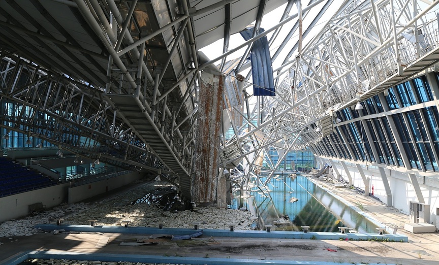 Cảnh hoang tàn, đổ nát bên trong khu phức hợp thể thao quy mô nhất tỉnh Quảng Ninh- Ảnh 2. Cảnh hoang tàn, đổ nát bên trong khu phức hợp thể thao quy mô nhất tỉnh Quảng Ninh- Ảnh 2.