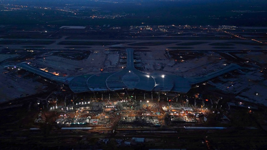 6 ngày nữa, siêu sân bay lớn nhất Việt Nam sẽ đón mốc trọng đại: Hơn 15.000 nhân lực làm việc xuyên đêm, nỗ lực về đích- Ảnh 1. 6 ngày nữa, siêu sân bay lớn nhất Việt Nam sẽ đón mốc trọng đại: Hơn 15.000 nhân lực làm việc xuyên đêm, nỗ lực về đích- Ảnh 1.