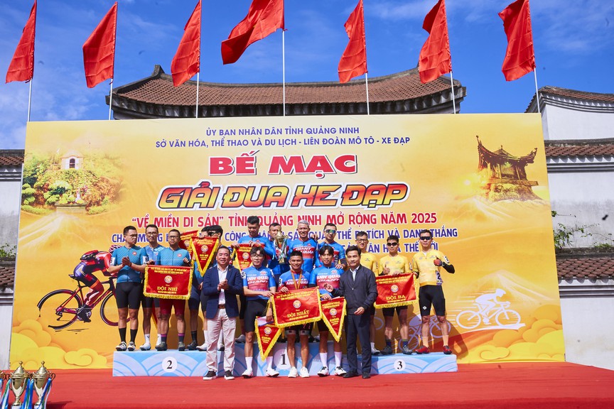 Ngắm khoảnh khắc hơn 400 tay đua chinh phục cung đường "Về miền di sản"- Ảnh 9. Ngắm khoảnh khắc hơn 400 tay đua chinh phục cung đường "Về miền di sản"- Ảnh 9.