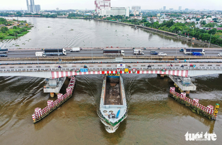 Cầu vượt sông 9.000 tấn áp dụng kỳ tích Việt Nam, nâng tĩnh không lên hơn 1,25m chính thức hoàn thiện- Ảnh 2. Cầu vượt sông 9.000 tấn áp dụng kỳ tích Việt Nam, nâng tĩnh không lên hơn 1,25m chính thức hoàn thiện- Ảnh 2.