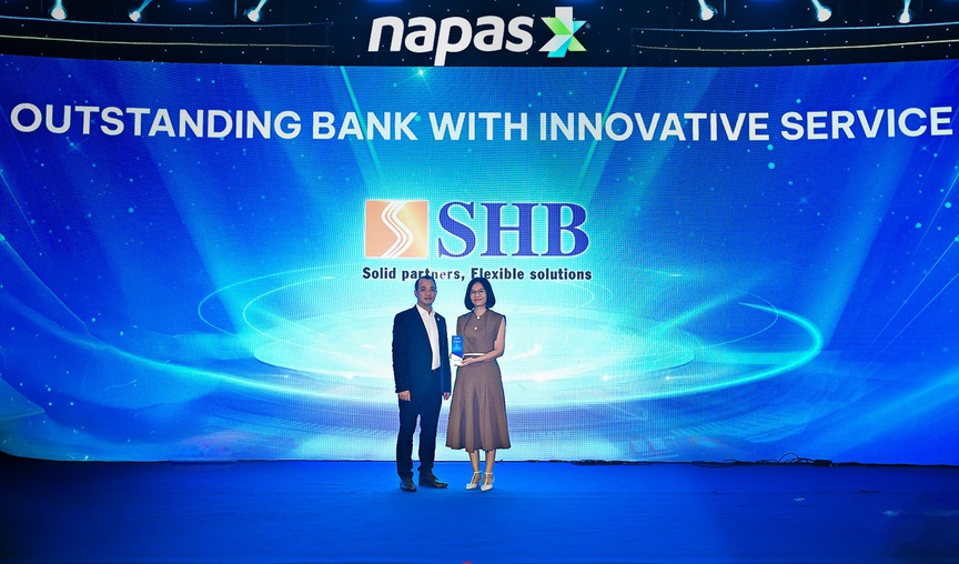 SHB nhận giải Ngân hàng xuất sắc về đổi mới sáng tạo, thúc đẩy tương lai thanh toán không tiền mặt- Ảnh 1. SHB nhận giải Ngân hàng xuất sắc về đổi mới sáng tạo, thúc đẩy tương lai thanh toán không tiền mặt- Ảnh 1.