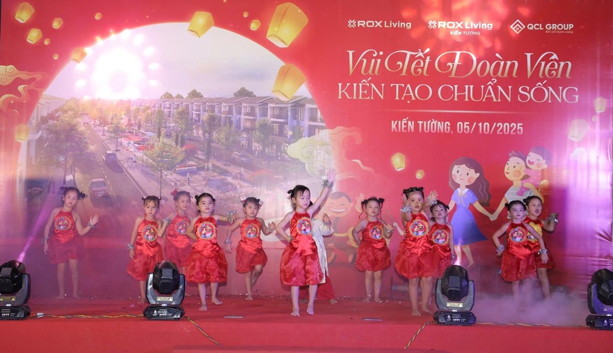 ROX Living được vinh danh “Top 10 Thương hiệu phát triển Bất động sản hàng đầu Việt Nam”- Ảnh 3. ROX Living được vinh danh “Top 10 Thương hiệu phát triển Bất động sản hàng đầu Việt Nam”- Ảnh 3.