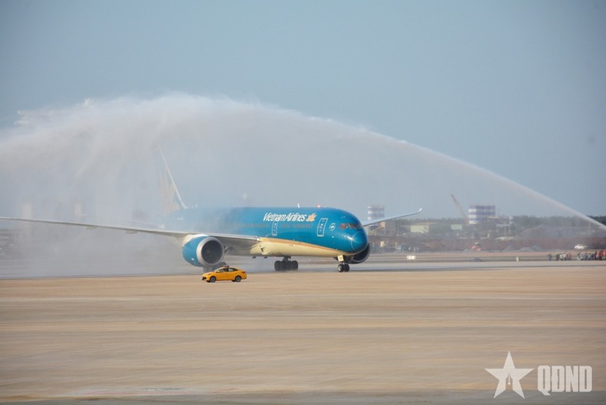 Hôm nay, siêu sân bay lớn nhất Việt Nam chính thức đón thành công chuyến bay kỹ thuật đầu tiên- Ảnh 2. Hôm nay, siêu sân bay lớn nhất Việt Nam chính thức đón thành công chuyến bay kỹ thuật đầu tiên- Ảnh 2.