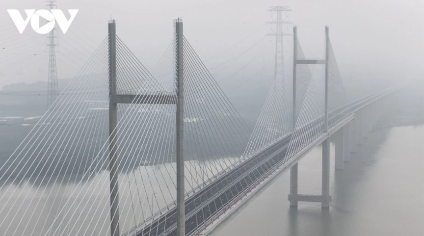 Cây cầu dây văng có tĩnh không cao nhất Việt Nam đã hoàn thành nhưng chưa thông xe- Ảnh 1. Cây cầu dây văng có tĩnh không cao nhất Việt Nam đã hoàn thành nhưng chưa thông xe- Ảnh 1.