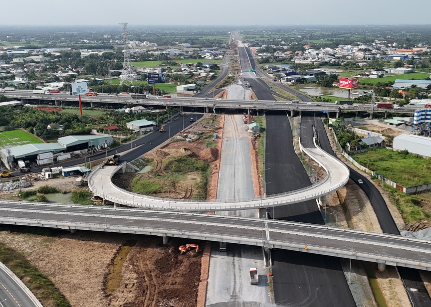 3 ngày tới, siêu nút giao nối 3 cao tốc 115.000 tỷ bắc nhịp TP. HCM với loạt tỉnh thành miền Tây sẽ chính thức thông xe- Ảnh 4. 3 ngày tới, siêu nút giao nối 3 cao tốc 115.000 tỷ bắc nhịp TP. HCM với loạt tỉnh thành miền Tây sẽ chính thức thông xe- Ảnh 4.
