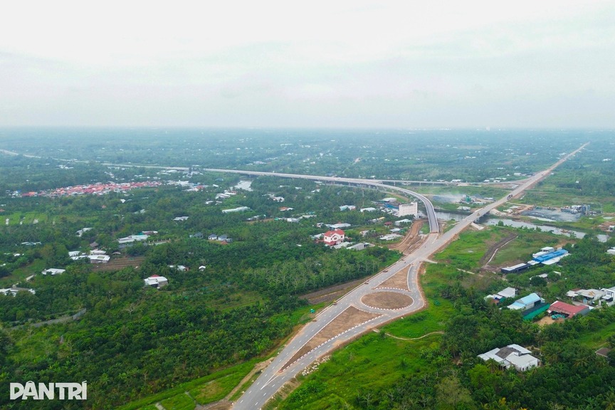 3 ngày tới, tuyến cao tốc cuối cùng trên trục xương sống Bắc - Nam phía Đông chính thức thông xe- Ảnh 2. 3 ngày tới, tuyến cao tốc cuối cùng trên trục xương sống Bắc - Nam phía Đông chính thức thông xe- Ảnh 2.