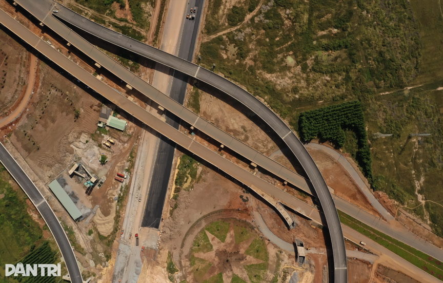 Sắp đưa vào khai thác 2 tuyến đường nghìn tỷ kết nối sân bay lớn nhất Việt Nam- Ảnh 2.