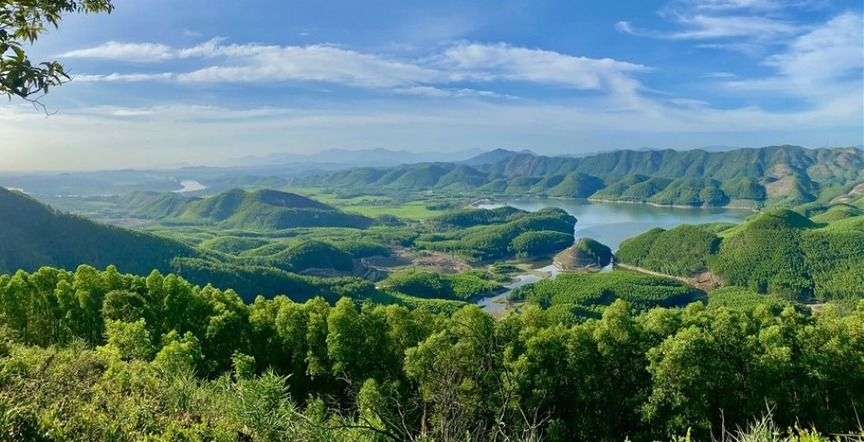 Thành phố trẻ nhất Việt Nam sẽ hình thành cụm du lịch sinh thái thể thao tại khu vực núi hoang sơ cao 850m với mực nước biển- Ảnh 1. Thành phố trẻ nhất Việt Nam sẽ hình thành cụm du lịch sinh thái thể thao tại khu vực núi hoang sơ cao 850m với mực nước biển- Ảnh 1.