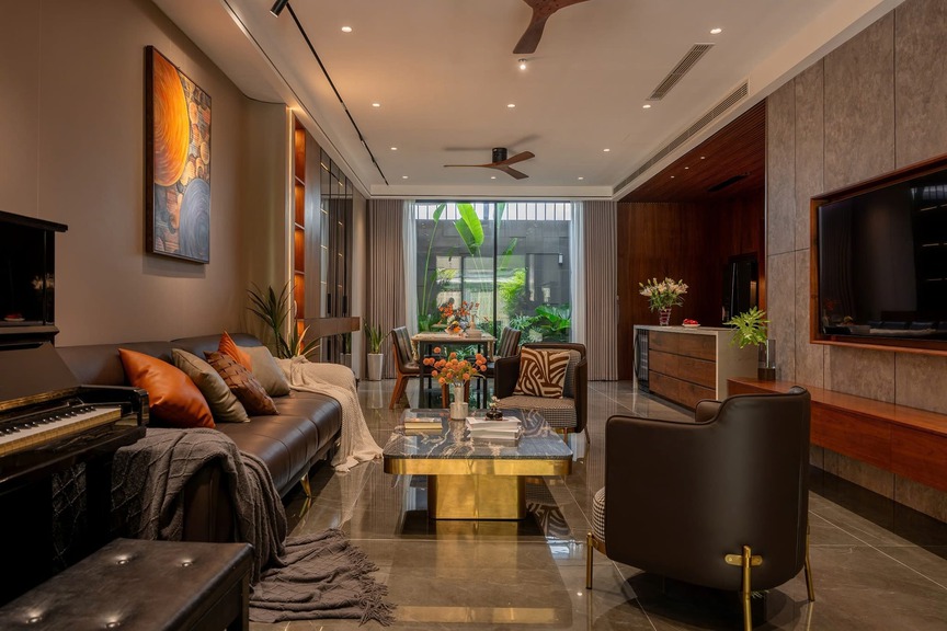 Bỏ chung cư Hà Nội về quê Nghệ An: Cặp vợ chồng xây nhà 3 tầng hiện đại, ban công phủ xanh rủ ôm trọn mặt tiền- Ảnh 3.