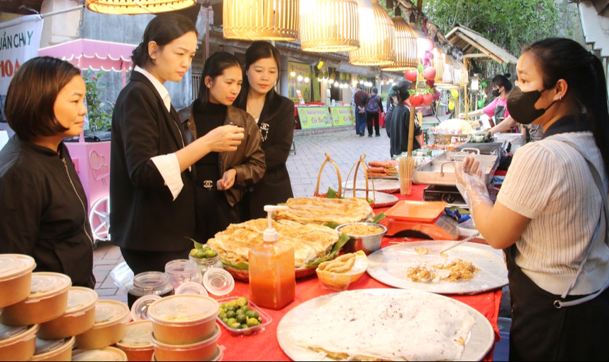 Quảng Ninh: Khai mạc Festival Yên Tử “Hành trình di sản - Tinh hoa thế giới”- Ảnh 3.
