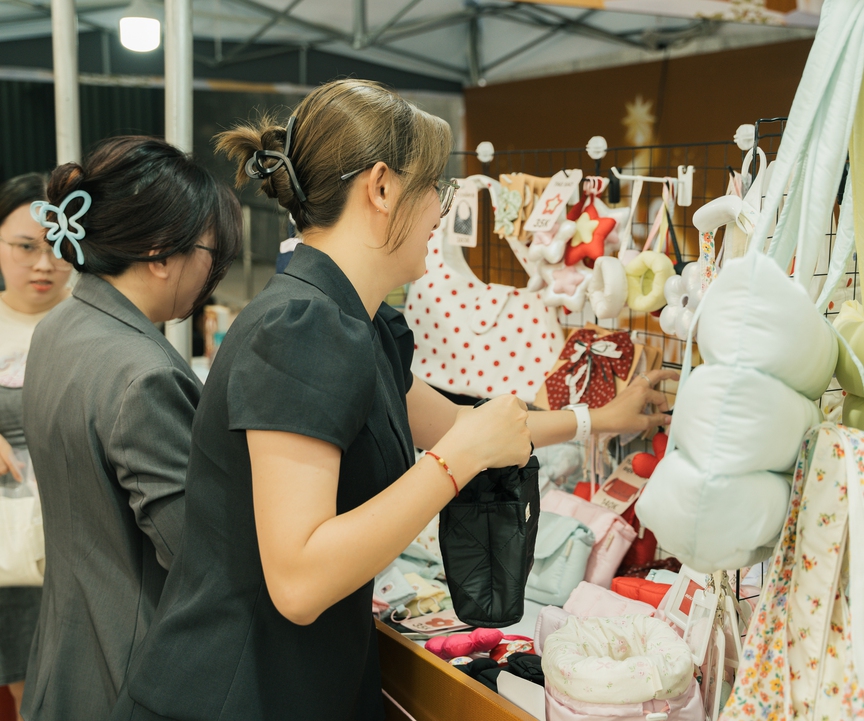 Global Festive: Thắp sáng mùa lễ hội tại The Global City- Ảnh 4. Global Festive: Thắp sáng mùa lễ hội tại The Global City- Ảnh 4.