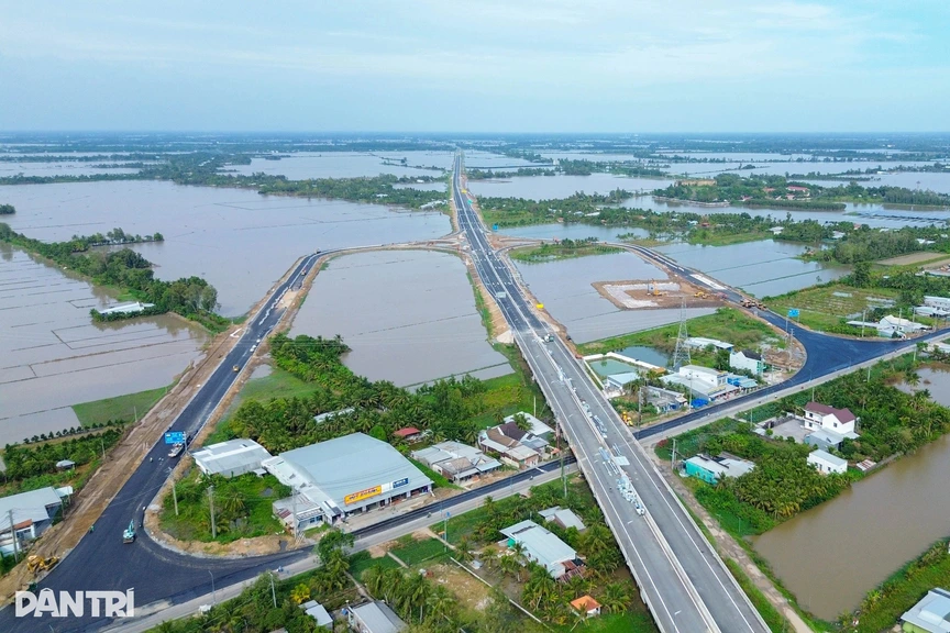 Chưa đầy 24h nữa, Việt Nam chính thức thông xe tuyến cao tốc 27.500 tỷ, mang theo kỳ vọng của hàng triệu người dân miền Tây Nam Bộ- Ảnh 2. Chưa đầy 24h nữa, Việt Nam chính thức thông xe tuyến cao tốc 27.500 tỷ, mang theo kỳ vọng của hàng triệu người dân miền Tây Nam Bộ- Ảnh 2.