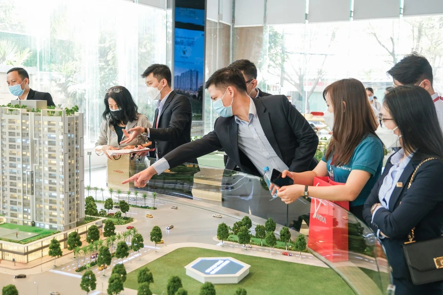 VNREA đề nghị tăng cường tuân thủ pháp luật và chuẩn mực đạo đức nghề nghiệp trong hoạt động môi giới bất động sản- Ảnh 1.