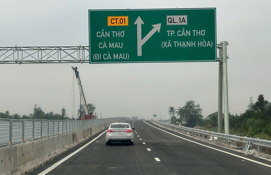 2 ngày tới, Việt Nam chính thức mở khai thác tuyến cao tốc 27.500 tỷ, mang theo kỳ vọng của hàng triệu người dân miền Tây Nam Bộ- Ảnh 1. 2 ngày tới, Việt Nam chính thức mở khai thác tuyến cao tốc 27.500 tỷ, mang theo kỳ vọng của hàng triệu người dân miền Tây Nam Bộ- Ảnh 1.
