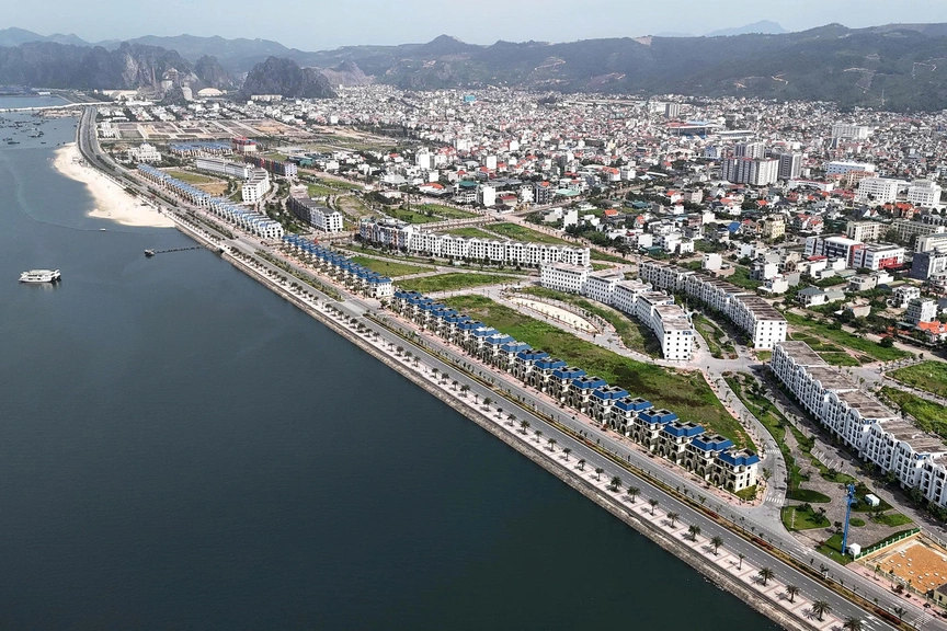 Đường bao biển Quảng Ninh: Tuyến đường ven biển đẹp nhất Việt Nam- Ảnh 8.