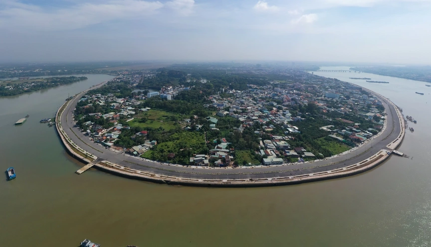 Sắp thông xe tuyến đường ven sông gần 5km đi qua biệt thự cổ là bối cảnh phim Người đẹp Tây Đô- Ảnh 1. Sắp thông xe tuyến đường ven sông gần 5km đi qua biệt thự cổ là bối cảnh phim Người đẹp Tây Đô- Ảnh 1.