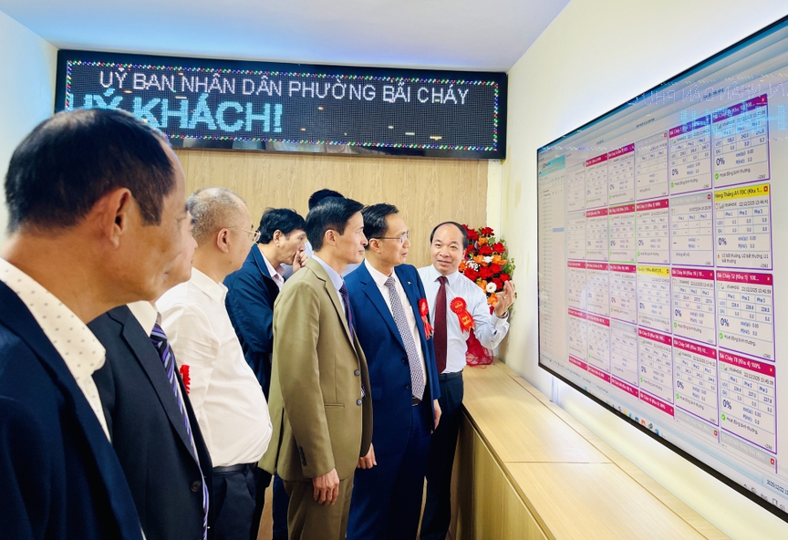 Phường Bãi Cháy đưa hệ thống vận hành chiếu sáng công cộng vào hoạt động- Ảnh 1.