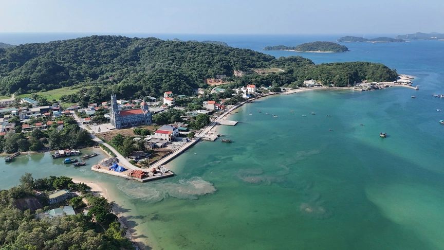 Quảng Ninh: Chiêm ngưỡng vẻ đẹp đảo Thanh Lân - "viên ngọc thô" vùng Đông Bắc- Ảnh 1.