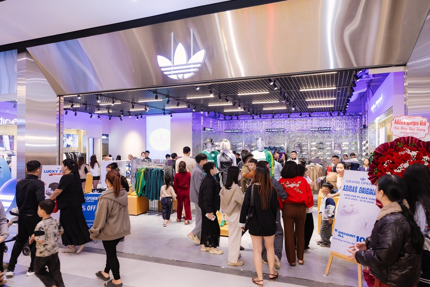 Không khí lễ hội bùng nổ ngày khai trương TTTM Vincom thứ 90 - Vincom Plaza Vinh- Ảnh 2.