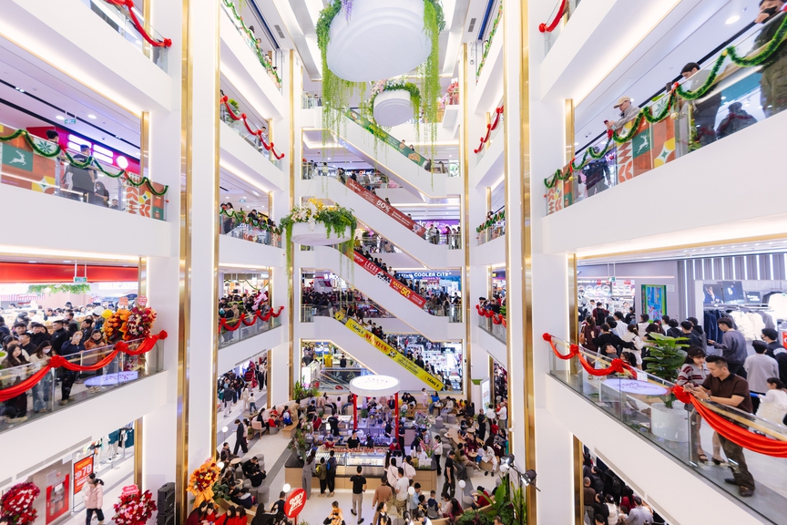 Không khí lễ hội bùng nổ ngày khai trương TTTM Vincom thứ 90 - Vincom Plaza Vinh- Ảnh 3.