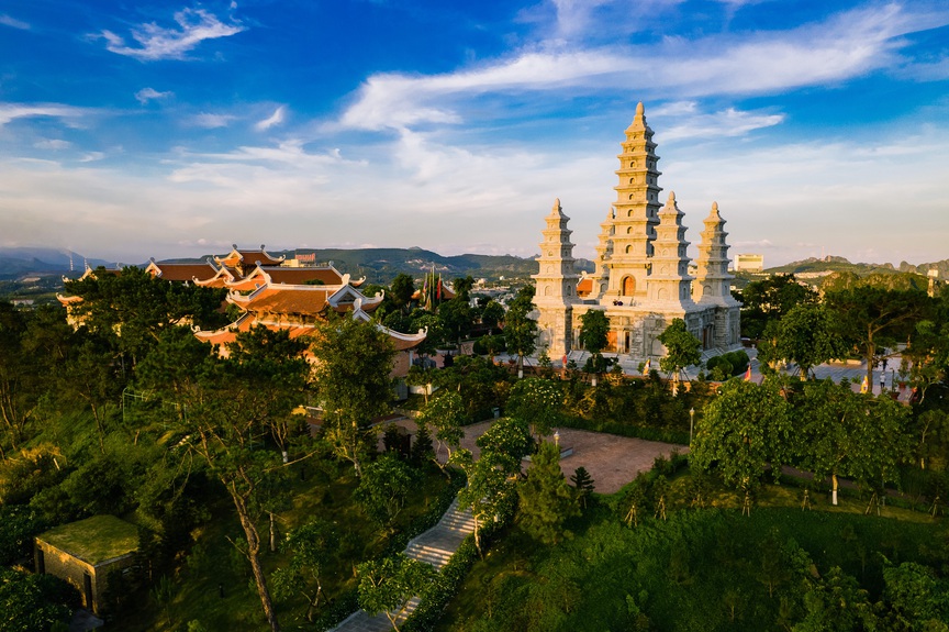 Chiêm ngưỡng vẻ đẹp Quần thể kiến trúc tâm linh Bảo Hải Linh Thông Tự- Ảnh 2. Chiêm ngưỡng vẻ đẹp Quần thể kiến trúc tâm linh Bảo Hải Linh Thông Tự- Ảnh 2.