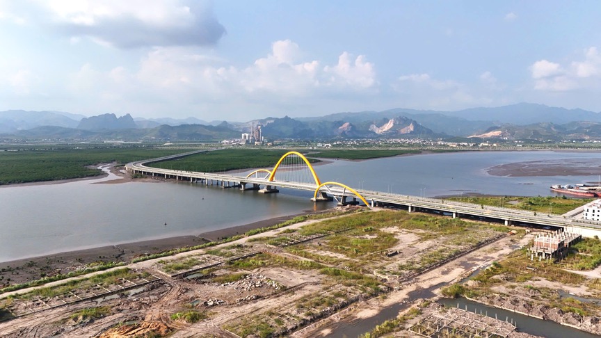 Tỉnh sắp lên TP trực thuộc Trung ương sẽ xây Trung tâm hành chính mới, tọa lạc tại vùng vịnh liên thông với Di sản thiên nhiên thế giới- Ảnh 2.