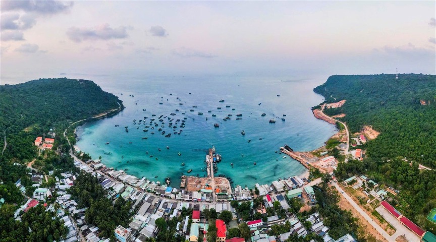 Việt Nam sắp có trung tâm hội nghị lấn biển đầu tiên tại đặc khu lớn nhất cả nước: Quy mô 16ha với thế 'tựa sơn hướng hải', vốn đầu tư 22.000 tỷ- Ảnh 4.