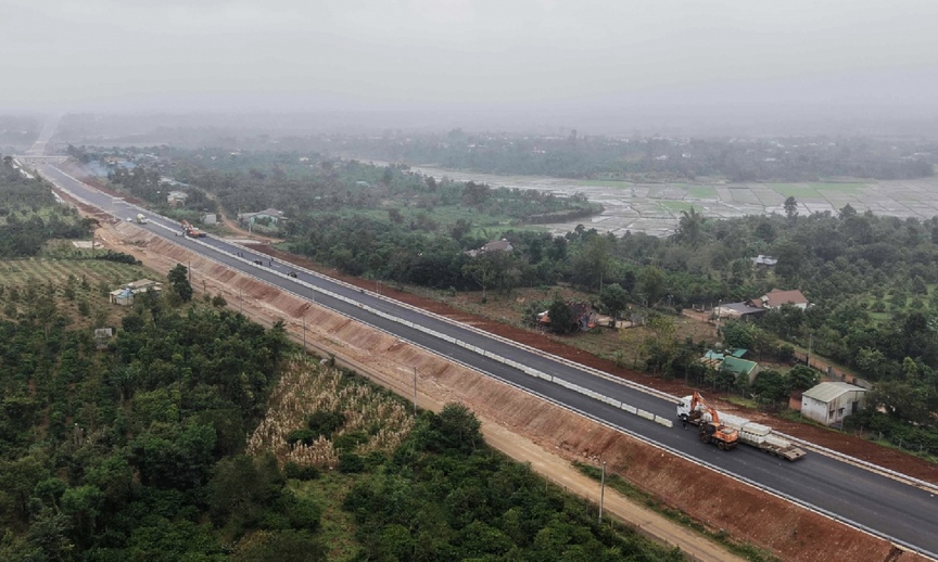 Sắp thông xe tuyến cao tốc nối ‘rừng - biển’ đầu tiên của Việt Nam- Ảnh 1. Sắp thông xe tuyến cao tốc nối ‘rừng - biển’ đầu tiên của Việt Nam- Ảnh 1.