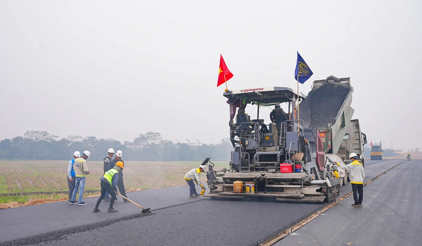 Hối hả trên công trường triển khai tuyến vành đai huyết mạch gần 86.000 tỷ, đi qua 3 tỉnh/thành miền Bắc- Ảnh 3.