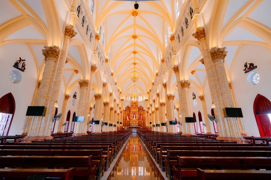 Chỉ 5 ngày nữa, chính thức khánh thành thánh đường lớn nhất Việt Nam: Tháp chuông cao 110m, sở hữu tầng hầm sâu 15m với sức chứa 800 người- Ảnh 3.